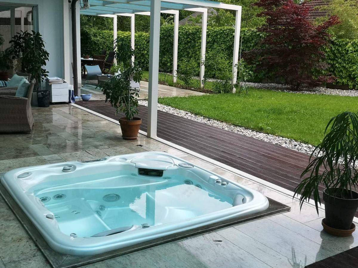 Homestay Free Park&Bikes リュブリャナ エクステリア 写真
